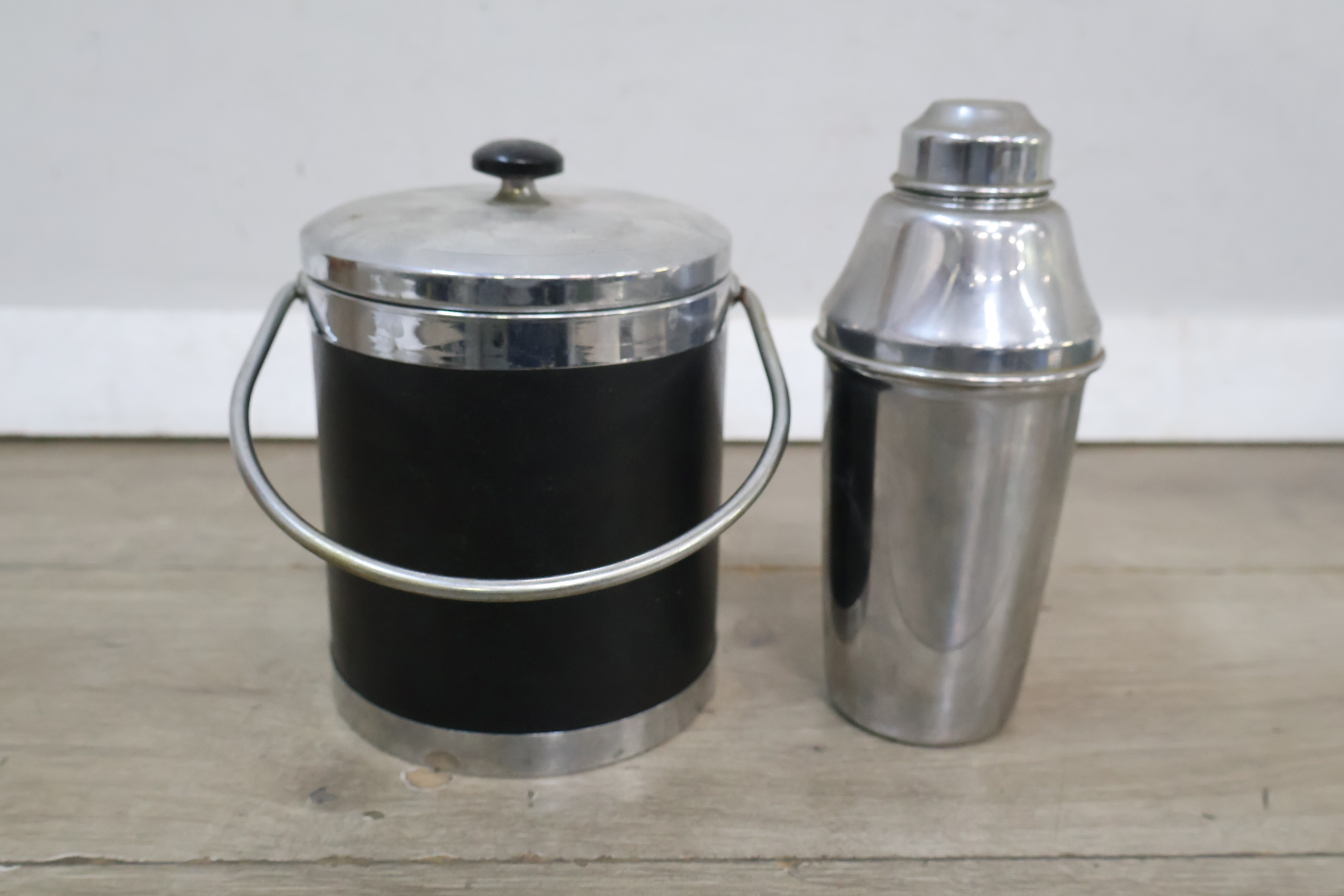 Ijsemmer met deksel en RVS cocktailshaker – foto 3 – kavel bij GSD Auctions, Zoeterwoude