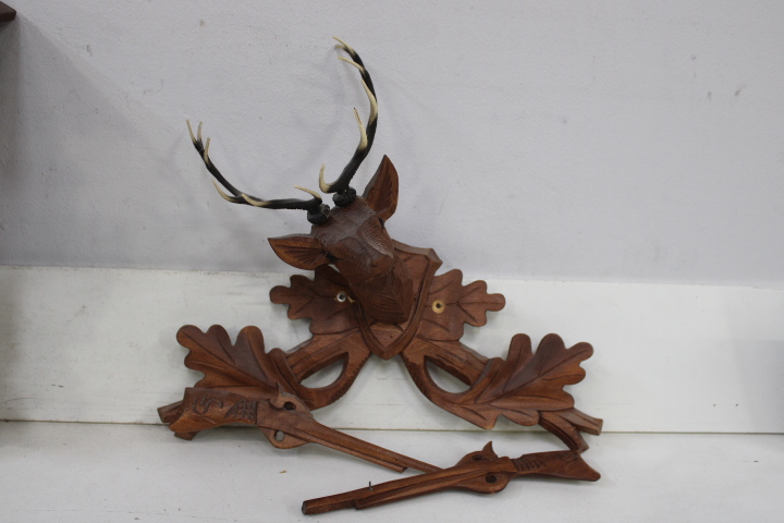Houten koekoeksklok met houtsnijwerk – foto 5 – kavel bij GSD Auctions, Zoeterwoude