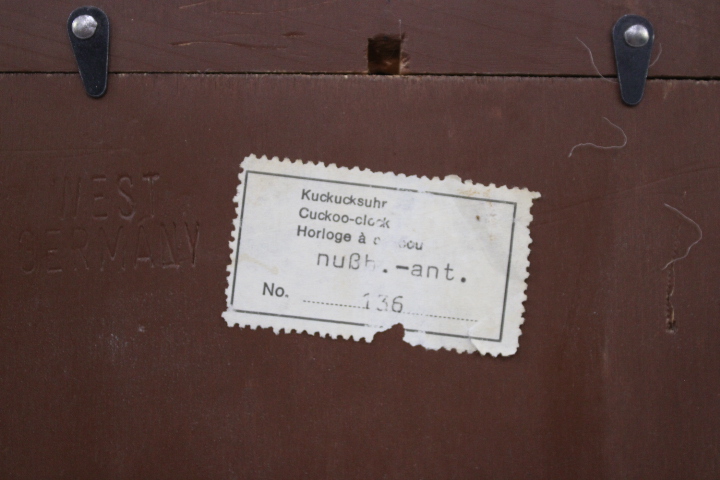 Houten koekoeksklok met houtsnijwerk – foto 18 – kavel bij GSD Auctions, Zoeterwoude