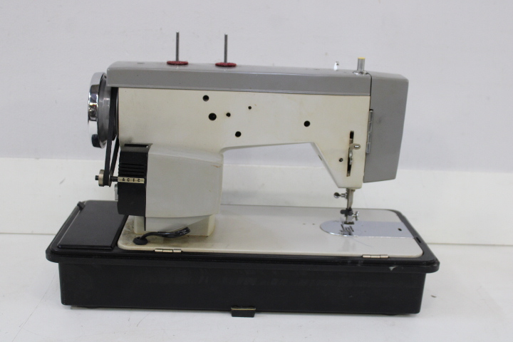 Naaimachine KARLAS vintage – foto 11 – kavel bij GSD Auctions, Zoeterwoude
