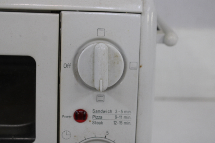 Tomado Snack Toaster Toast & Grill – foto 8 – kavel bij GSD Auctions, Zoeterwoude