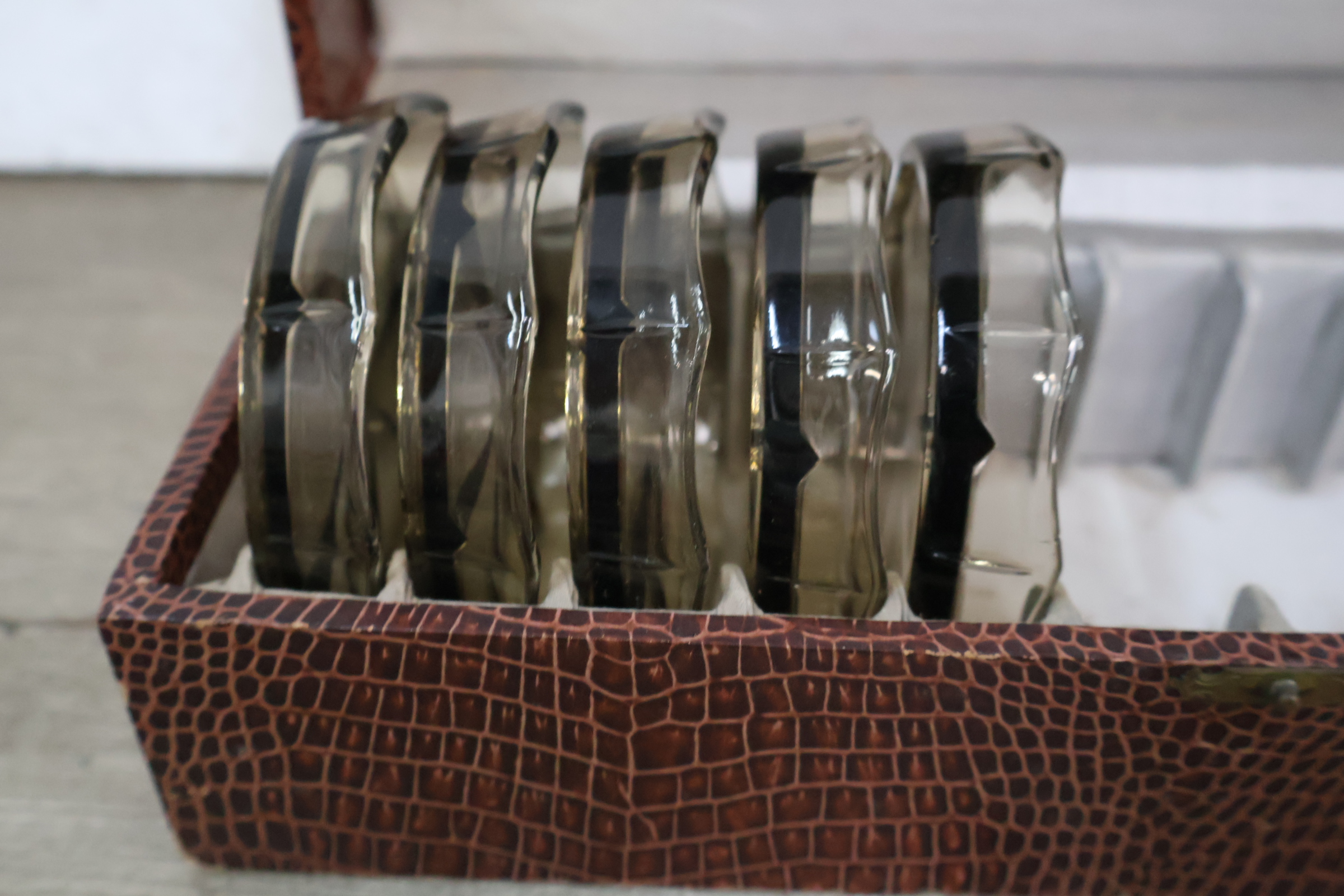 Set van Vintage Kristallen Onderzetters en Bestekleggers – foto 11 – kavel bij GSD Auctions, Zoeterwoude