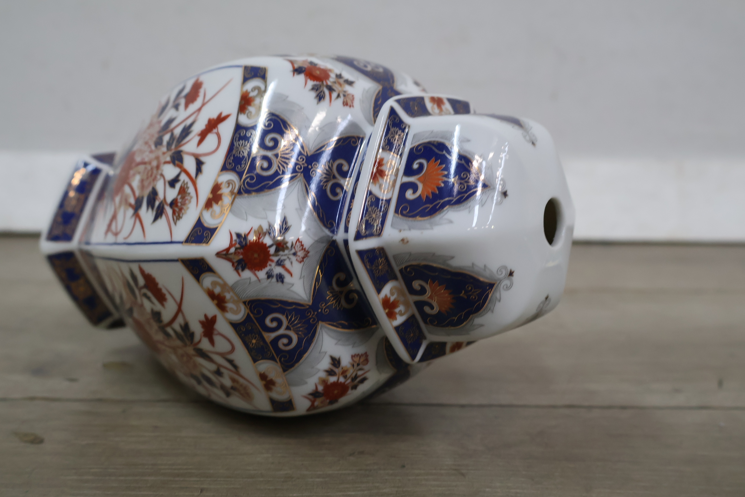 Decoratieve porseleinen dekselvaas – foto 10 – kavel bij GSD Auctions, Zoeterwoude