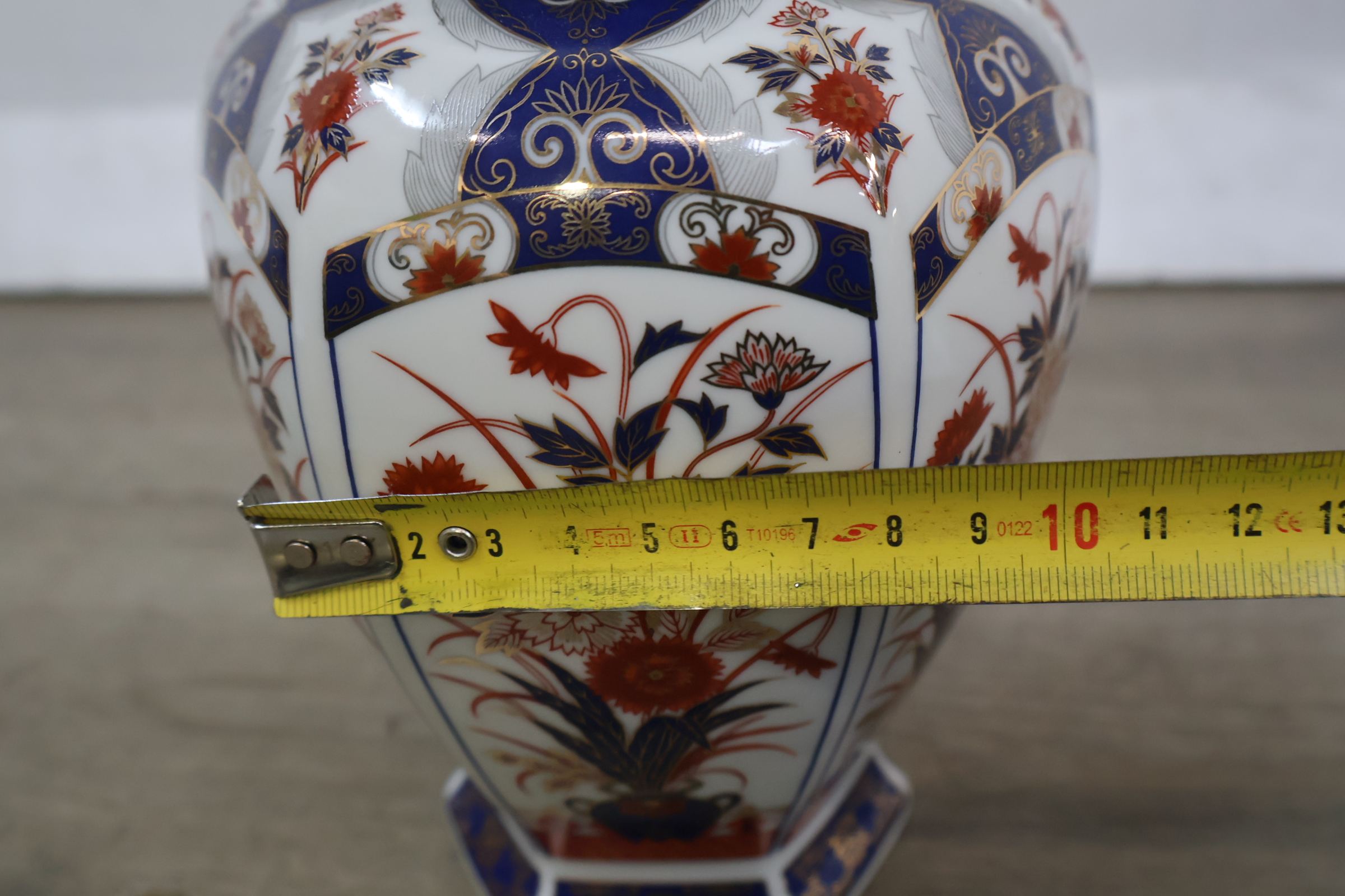 Decoratieve porseleinen dekselvaas – foto 13 – kavel bij GSD Auctions, Zoeterwoude