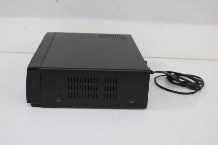 Sharp VC-H601 VHS videorecorder – foto 8 – kavel bij GSD Auctions, Zoeterwoude