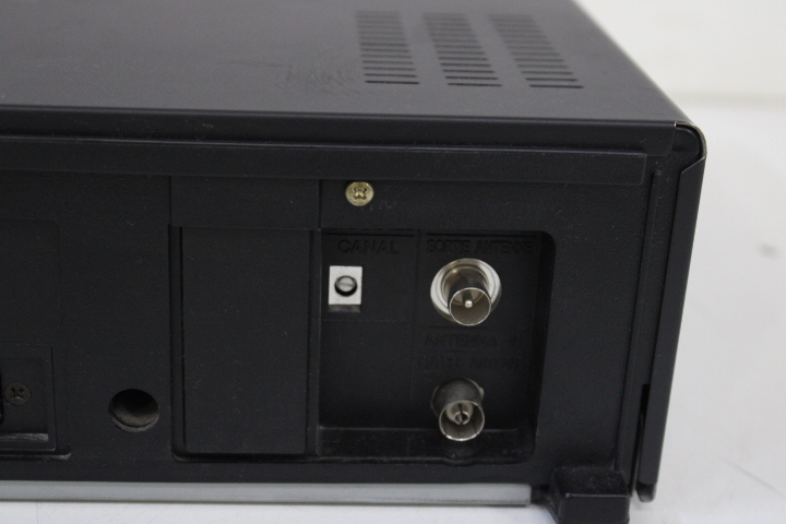 Sharp VC-H601 VHS videorecorder – foto 12 – kavel bij GSD Auctions, Zoeterwoude