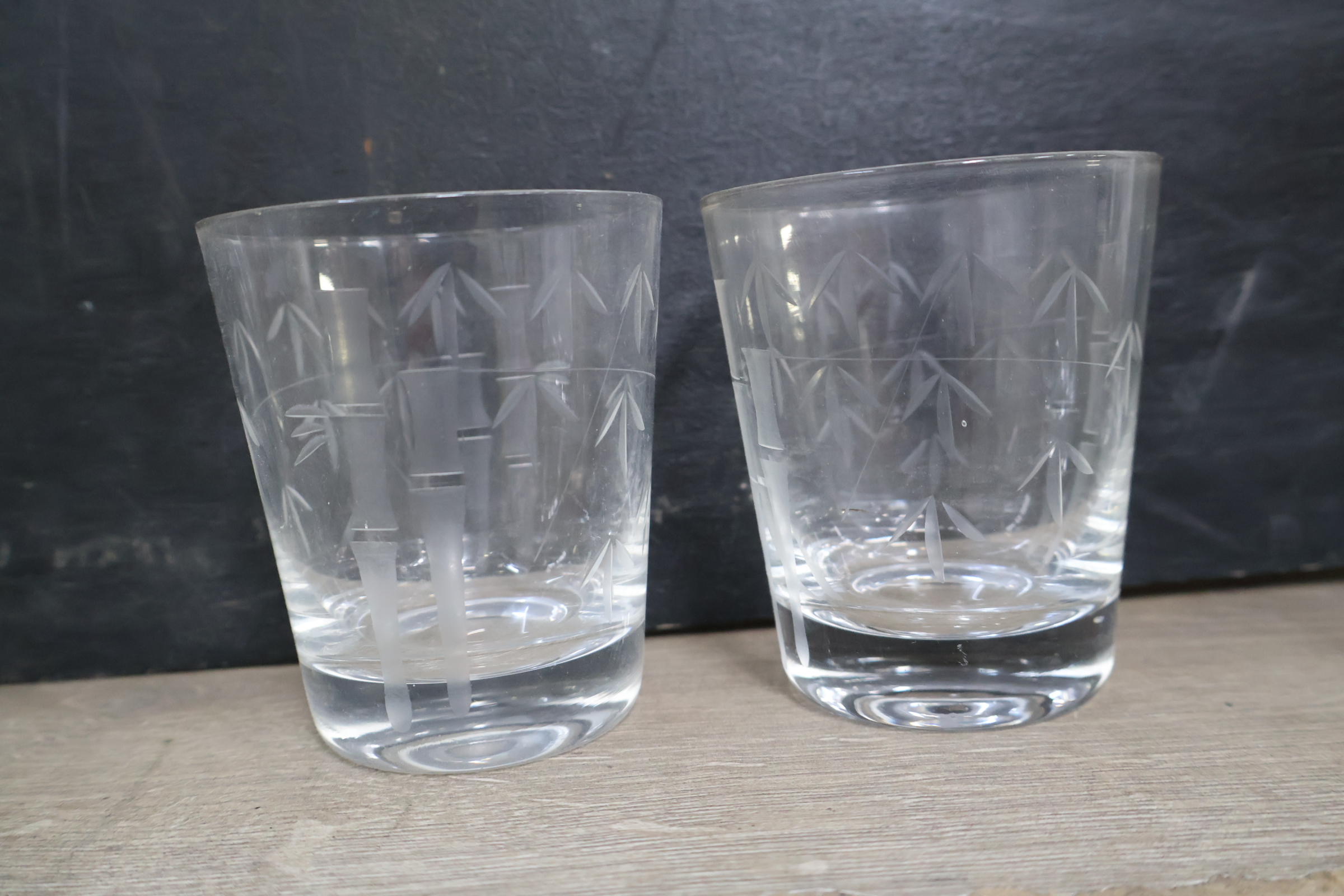 Set van 18 diverse gegraveerde glazen – foto 15 – kavel bij GSD Auctions, Zoeterwoude