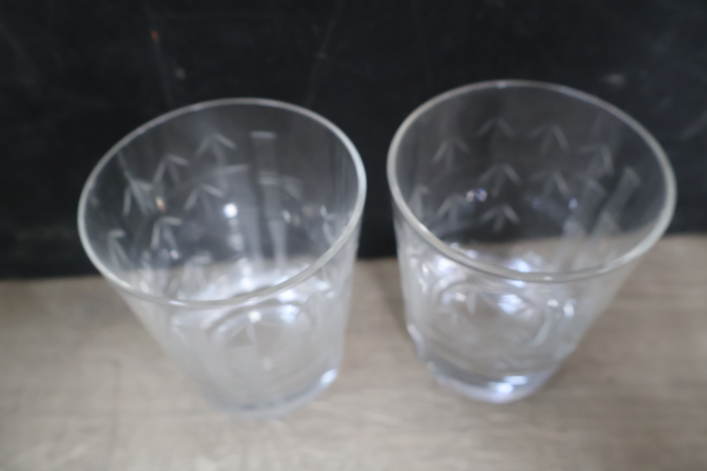 Set van 18 diverse gegraveerde glazen – foto 16 – kavel bij GSD Auctions, Zoeterwoude