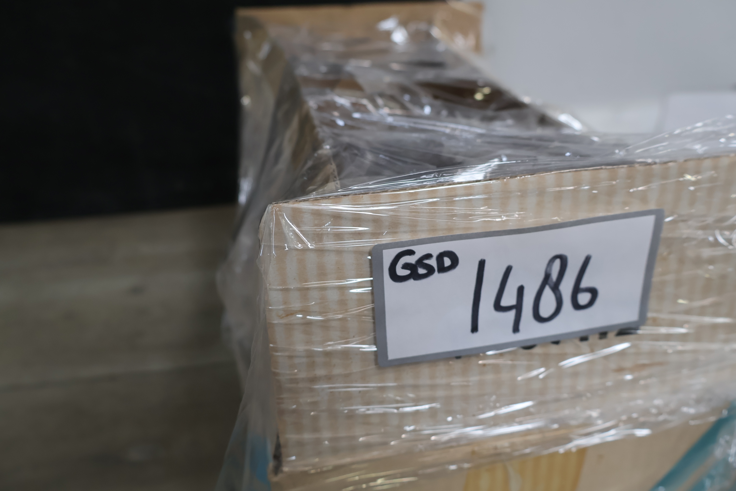 Set van 18 diverse gegraveerde glazen – foto 25 – kavel bij GSD Auctions, Zoeterwoude