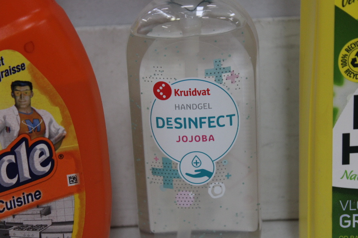 Diverse schoonmaakmiddelen – foto 12 – kavel bij GSD Auctions, Zoeterwoude