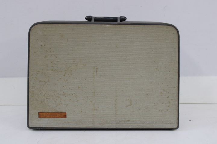 Singer 327K naaimachine met voetpedaal en koffer – foto 26 – kavel bij GSD Auctions, Zoeterwoude