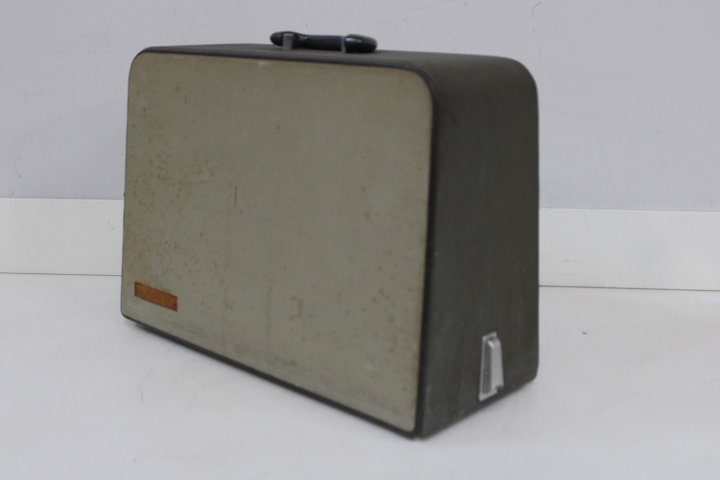 Singer 327K naaimachine met voetpedaal en koffer – foto 27 – kavel bij GSD Auctions, Zoeterwoude