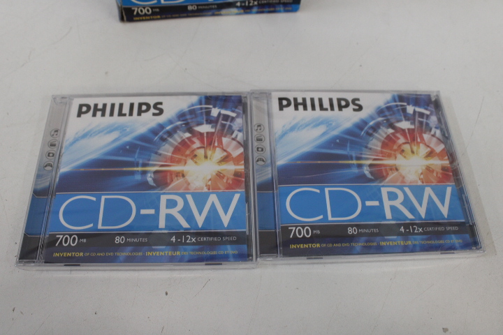 Diverse lege cd- en dvd-schijven met behuizingen – foto 17 – kavel bij GSD Auctions, Zoeterwoude