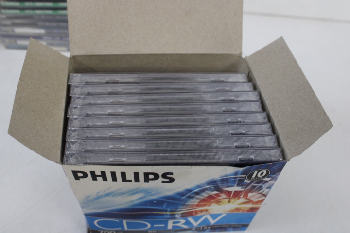 Diverse lege cd- en dvd-schijven met behuizingen – foto 18 – kavel bij GSD Auctions, Zoeterwoude