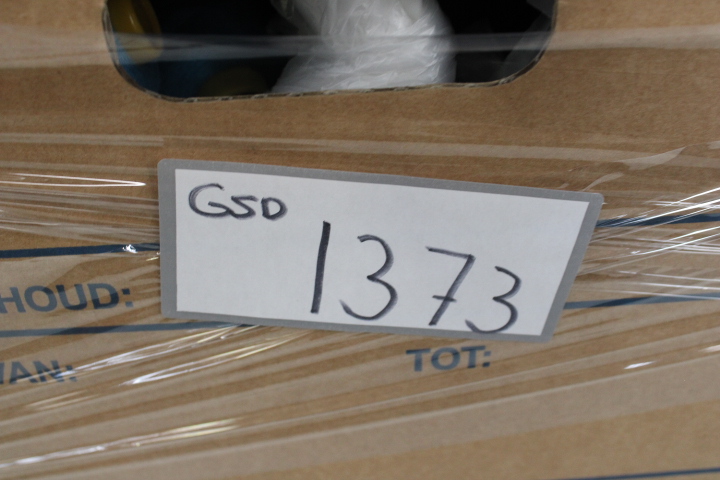 Diverse naaigaren en overlock garen – foto 17 – kavel bij GSD Auctions, Zoeterwoude