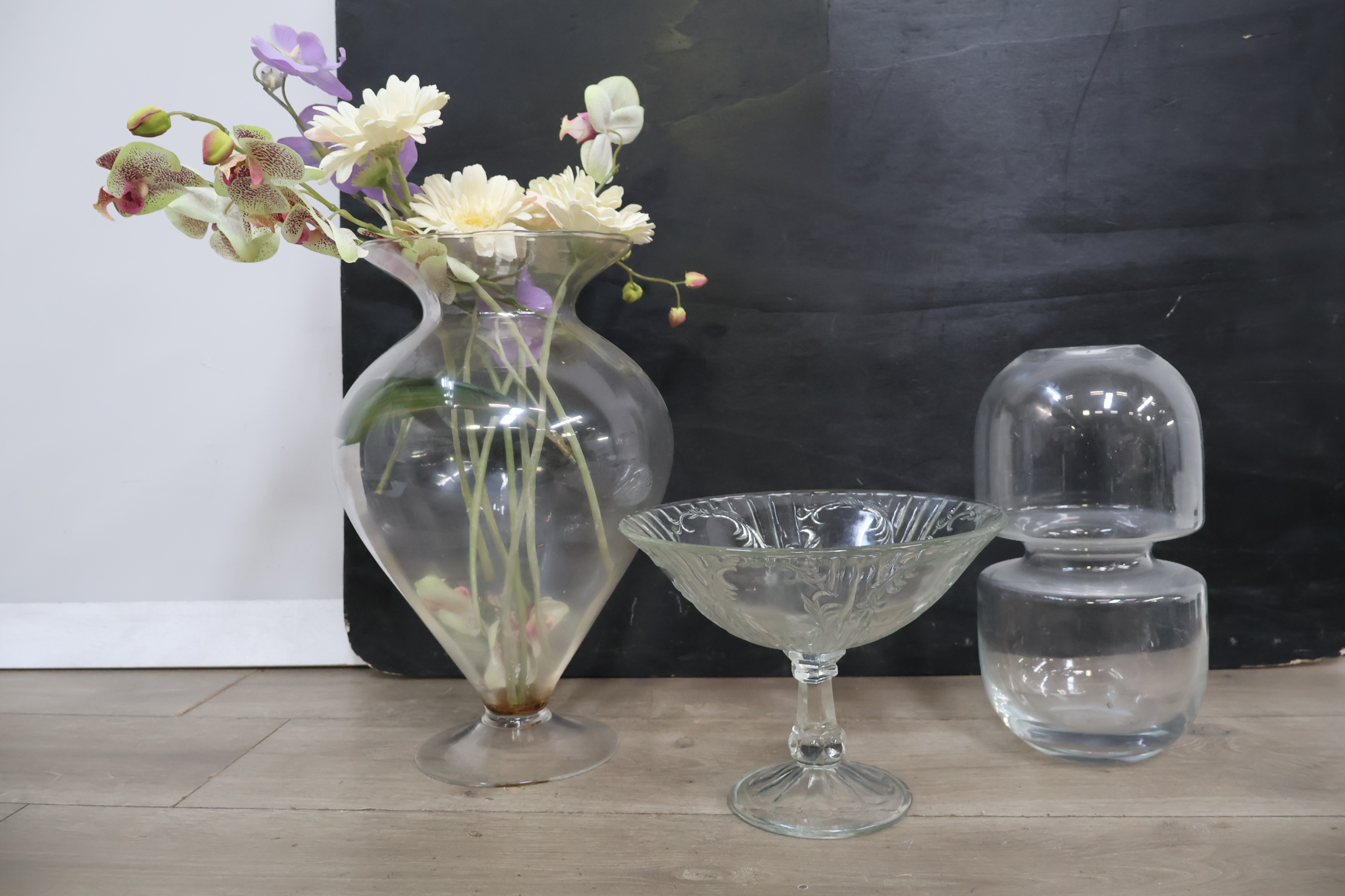 Set van drie glazen vazen – foto 3 – kavel bij GSD Auctions, Zoeterwoude
