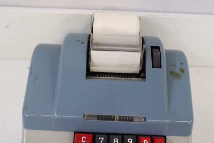 Hermes rekenmachine met printfunctie – foto 7 – kavel bij GSD Auctions, Zoeterwoude