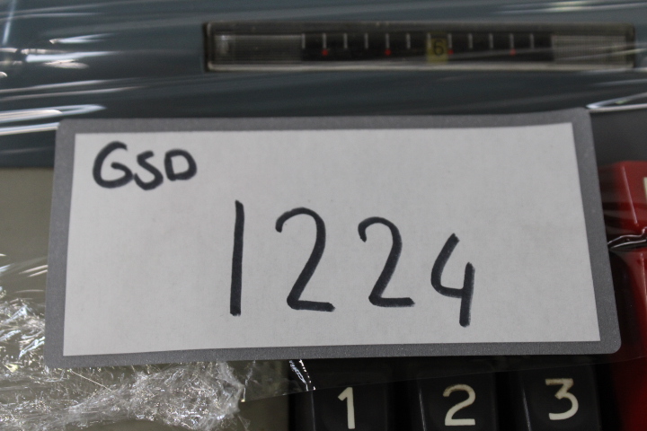 Hermes rekenmachine met printfunctie – foto 14 – kavel bij GSD Auctions, Zoeterwoude