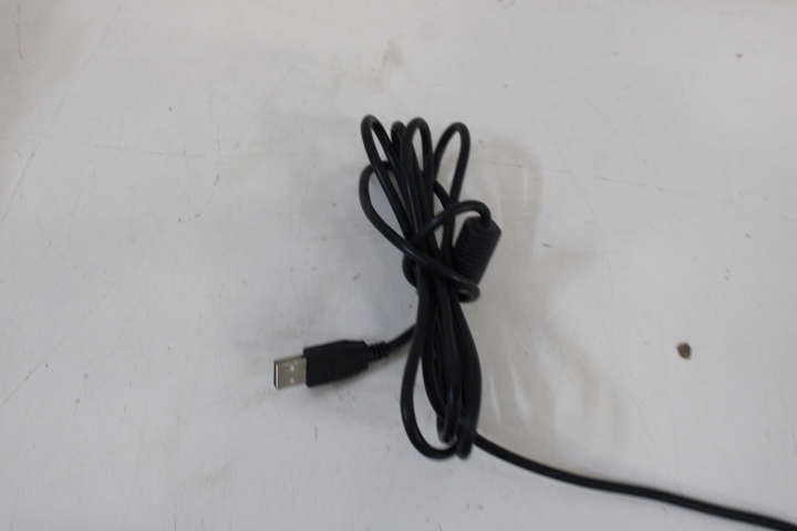 Dell computermonitor met toetsenbord en kabels – foto 5 – kavel bij GSD Auctions, Zoeterwoude