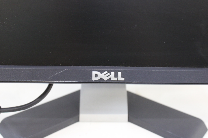 Dell computermonitor met toetsenbord en kabels – foto 14 – kavel bij GSD Auctions, Zoeterwoude