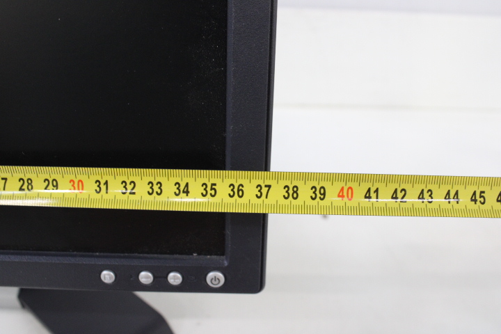 Dell computermonitor met toetsenbord en kabels – foto 21 – kavel bij GSD Auctions, Zoeterwoude