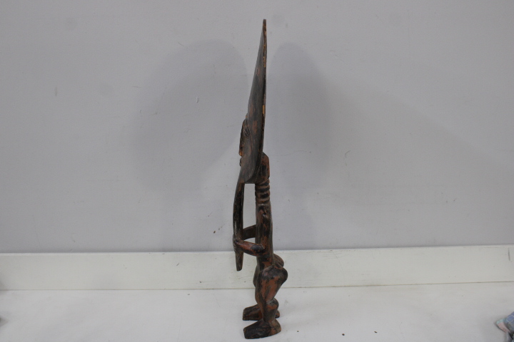Set van vier Afrikaanse houten beelden – foto 15 – kavel bij GSD Auctions, Zoeterwoude