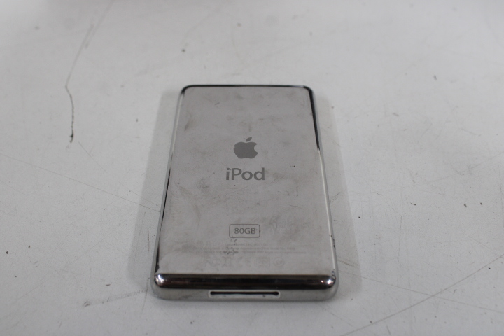 Logitech Speaker Dock met iPod 80GB – foto 3 – kavel bij GSD Auctions, Zoeterwoude