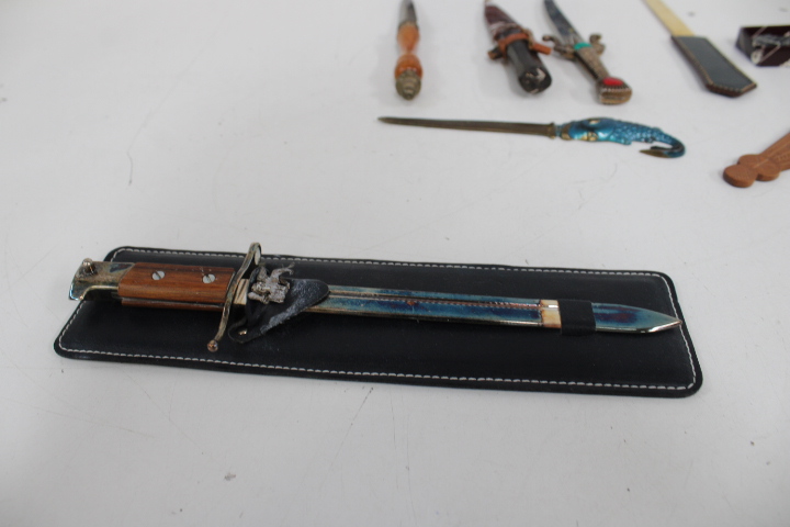 Set van 7 verzamelmessen – foto 13 – kavel bij GSD Auctions, Zoeterwoude