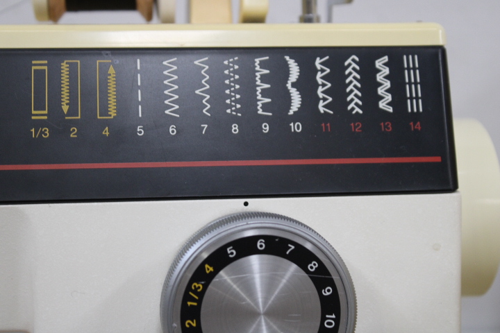 Singer Serenade 10 Naaimachine – foto 6 – kavel bij GSD Auctions, Zoeterwoude