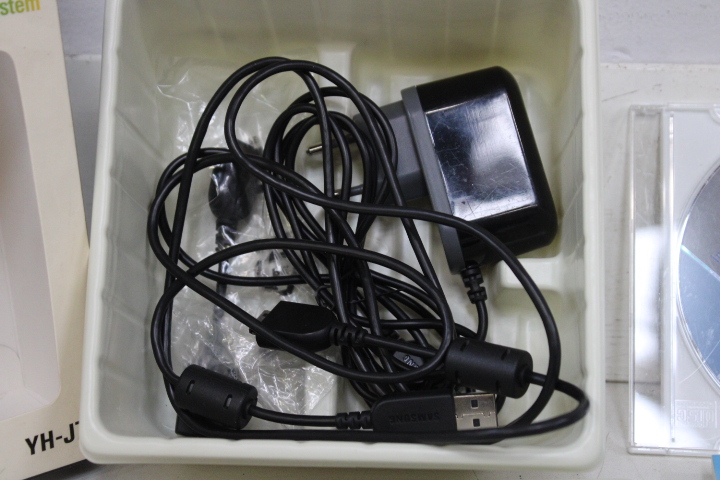 Samsung YH-J70 draagbare MP3-speler met accessoires – foto 2 – kavel bij GSD Auctions, Zoeterwoude