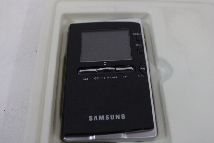 Samsung YH-J70 draagbare MP3-speler met accessoires – foto 3 – kavel bij GSD Auctions, Zoeterwoude