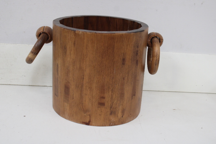 Lot houten beeldjes en decoratieve voorwerpen – foto 8 – kavel bij GSD Auctions, Zoeterwoude