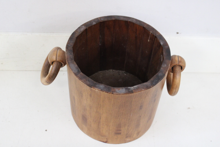 Lot houten beeldjes en decoratieve voorwerpen – foto 9 – kavel bij GSD Auctions, Zoeterwoude