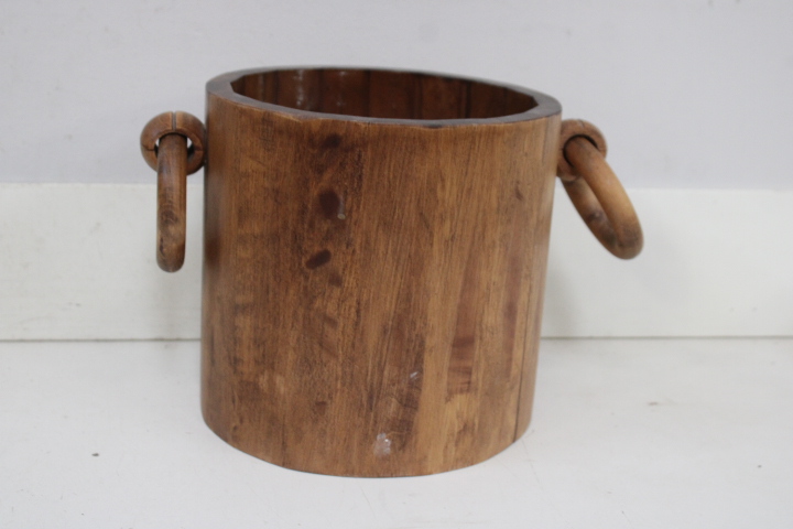 Lot houten beeldjes en decoratieve voorwerpen – foto 10 – kavel bij GSD Auctions, Zoeterwoude