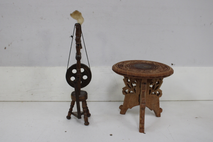 Lot houten beeldjes en decoratieve voorwerpen – foto 17 – kavel bij GSD Auctions, Zoeterwoude