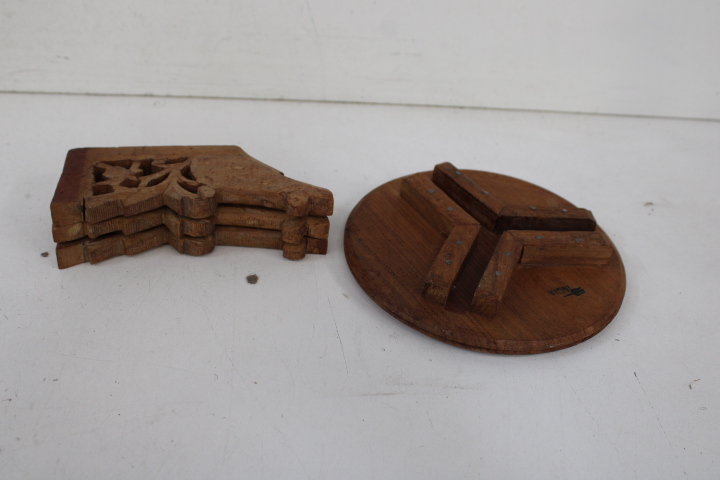Lot houten beeldjes en decoratieve voorwerpen – foto 19 – kavel bij GSD Auctions, Zoeterwoude