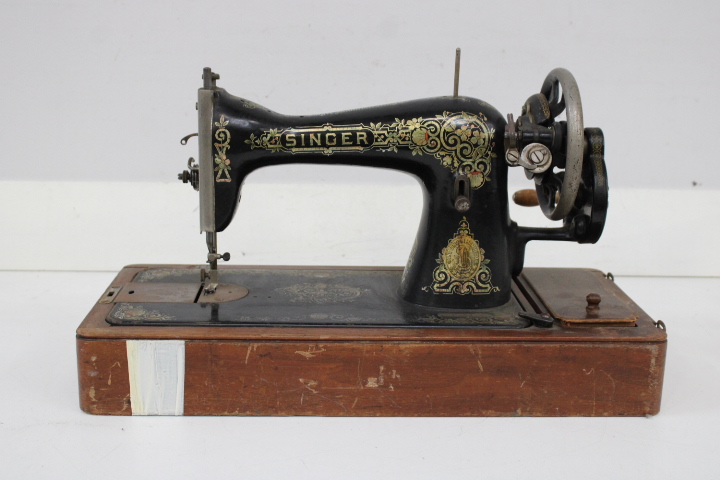 Singer antieke naaimachine met houten koffer – foto 4 – kavel bij GSD Auctions, Zoeterwoude