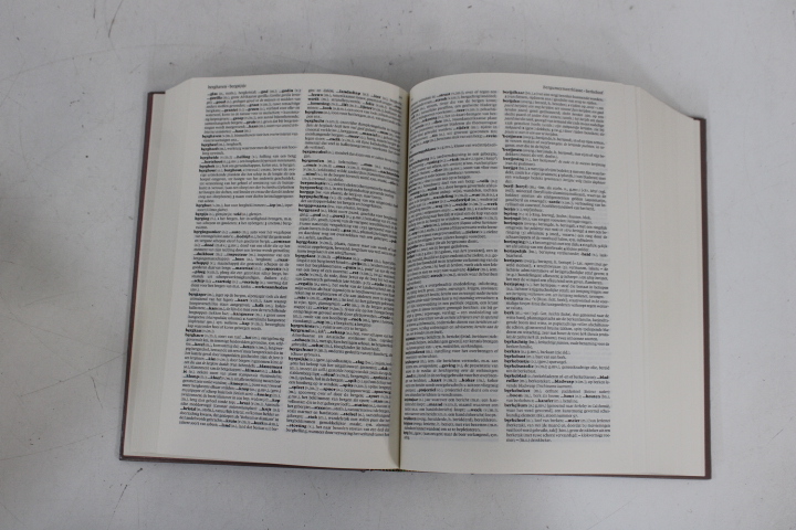 Van Dale Groot Woordenboek der Nederlandse Taal – foto 9 – kavel bij GSD Auctions, Zoeterwoude