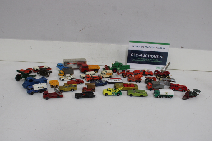 Verzameling metalen speelgoedauto's en vrachtwagens – foto 2 – kavel bij GSD Auctions, Zoeterwoude