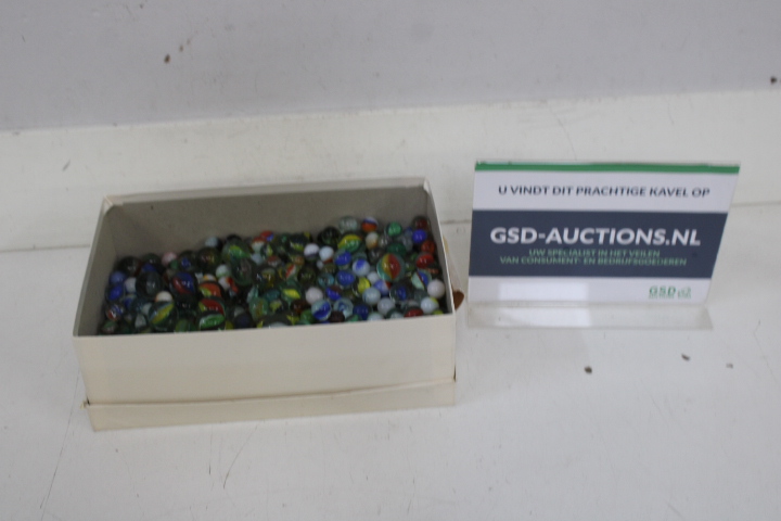 Doos met knikkers – foto 2 – kavel bij GSD Auctions, Zoeterwoude