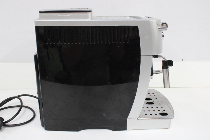 DeLonghi Magnifica S espressomachine – foto 16 – kavel bij GSD Auctions, Zoeterwoude