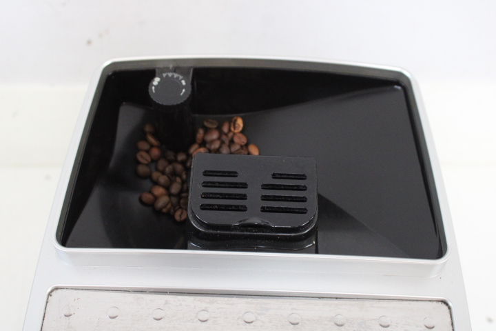 DeLonghi Magnifica S espressomachine – foto 18 – kavel bij GSD Auctions, Zoeterwoude