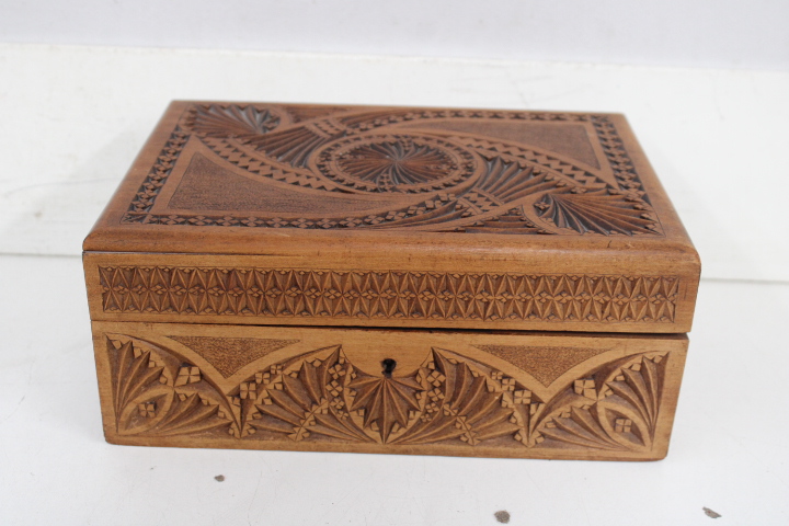 Set van 7 houten sierdozen – foto 13 – kavel bij GSD Auctions, Zoeterwoude
