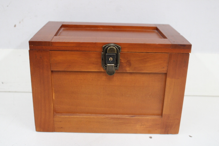 Set van 7 houten sierdozen – foto 16 – kavel bij GSD Auctions, Zoeterwoude