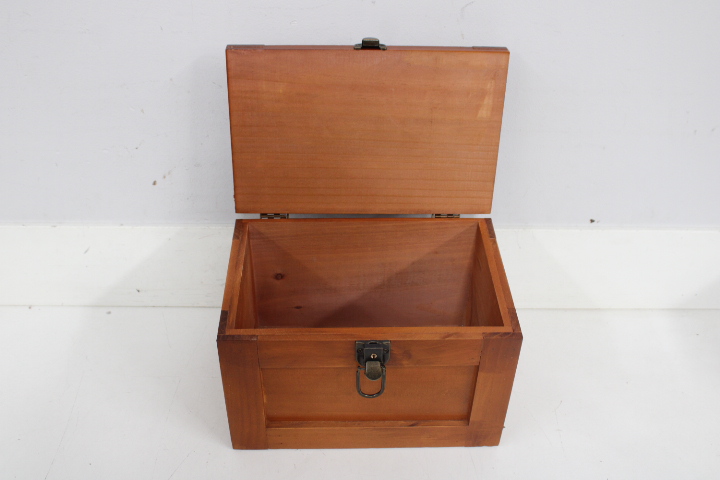 Set van 7 houten sierdozen – foto 18 – kavel bij GSD Auctions, Zoeterwoude