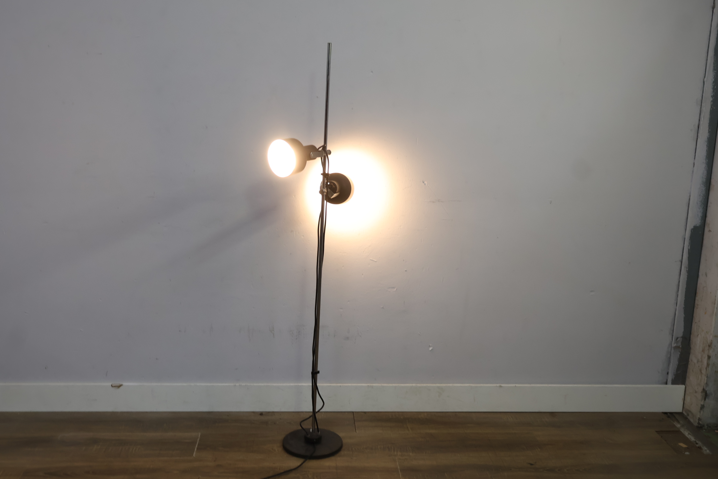 Vintage Vloerlamp – foto 3 – kavel bij GSD Auctions, Zoeterwoude