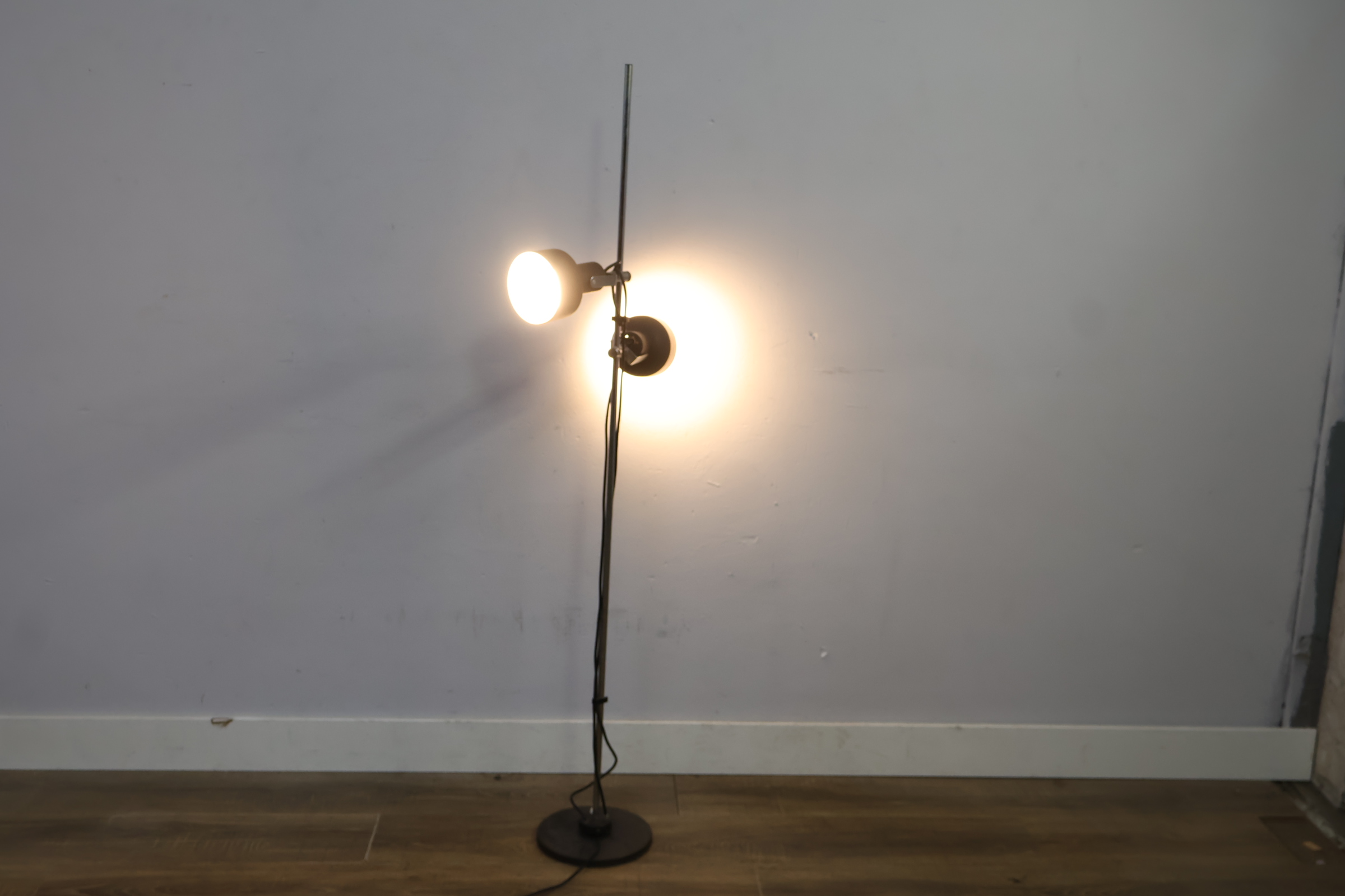 Vintage Vloerlamp – foto 4 – kavel bij GSD Auctions, Zoeterwoude