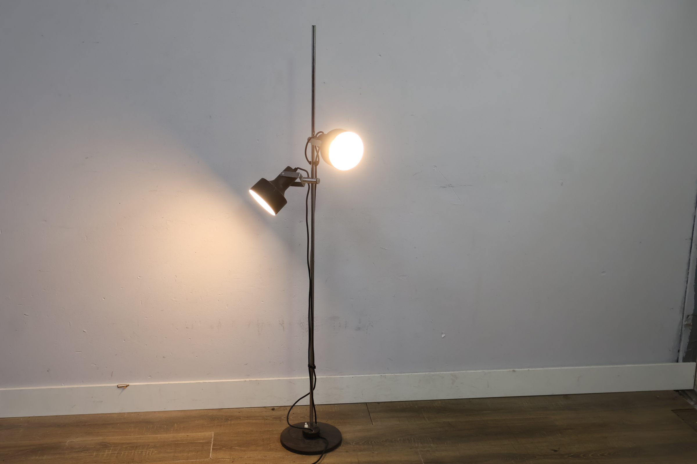 Vintage Vloerlamp – foto 6 – kavel bij GSD Auctions, Zoeterwoude
