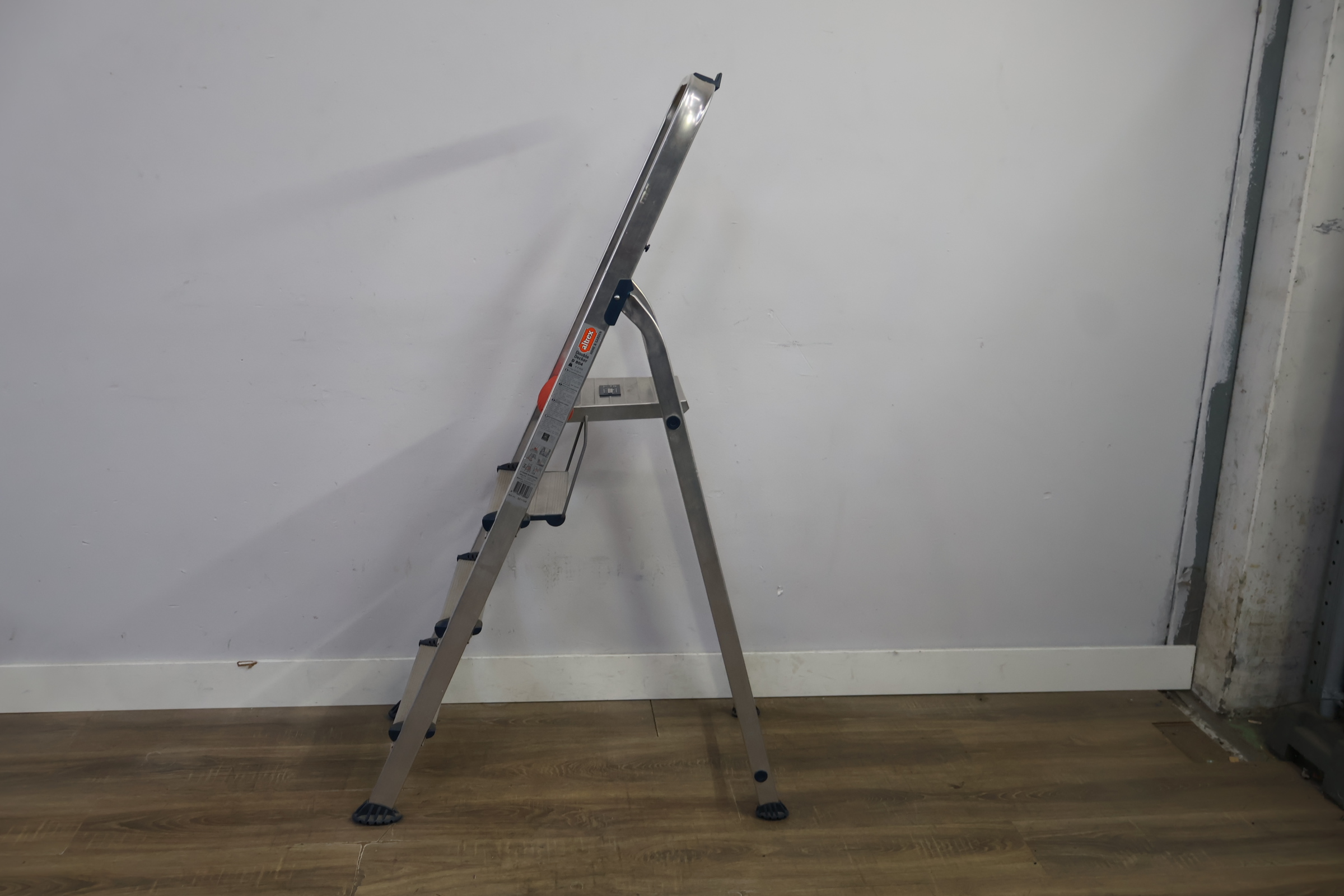 Altrex Huishoudtrap – foto 7 – kavel bij GSD Auctions, Zoeterwoude