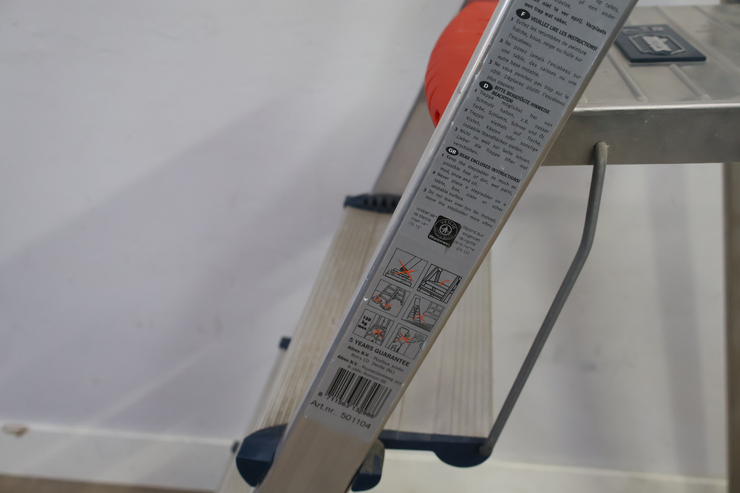 Altrex Huishoudtrap – foto 10 – kavel bij GSD Auctions, Zoeterwoude